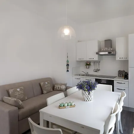 Maji Apartment *